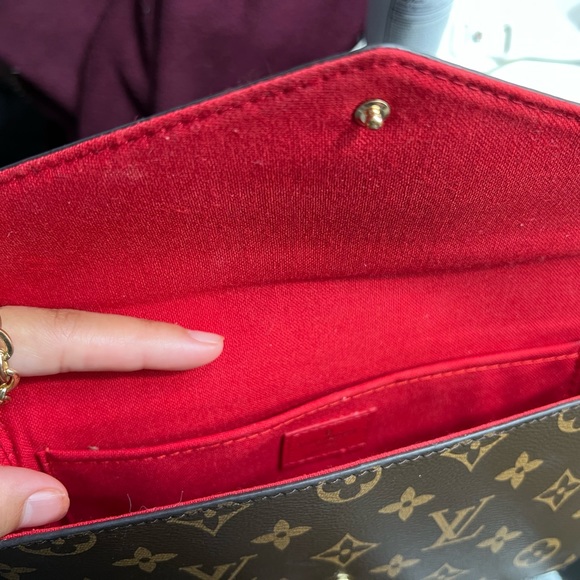 LV M81896
Félicie Pochette - Picture 4 of 6